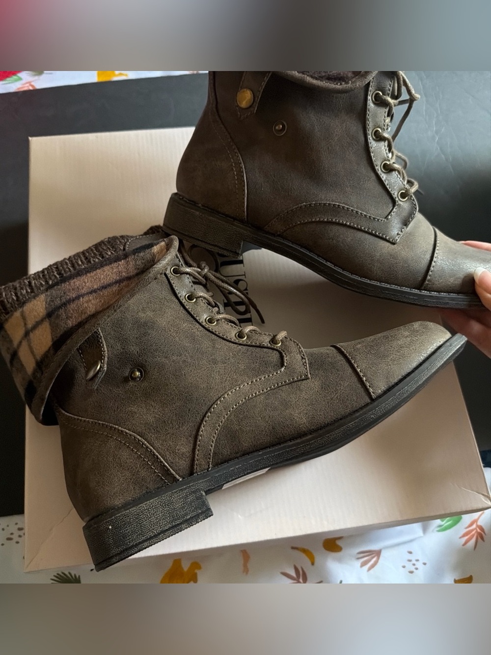 Elenora Women's Ankle Combat Boots Brown Lace-Up Plaid Lined US 8.5 JUST FAB